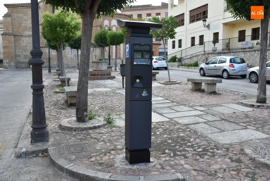 Foto 5 - Llegan los nuevos parqu&iacute;metros tras un inusual d&iacute;a sin ORA
