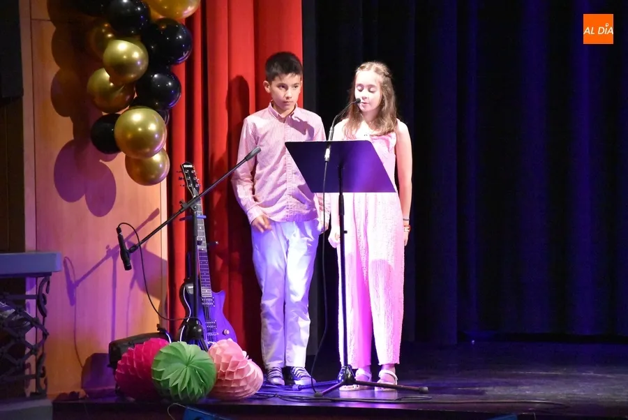 Foto 3 - Musical graduaci&oacute;n de los alumnos de 6&ordm; del Colegio Mir&oacute;briga con toques incluidos en ingl&eacute;s