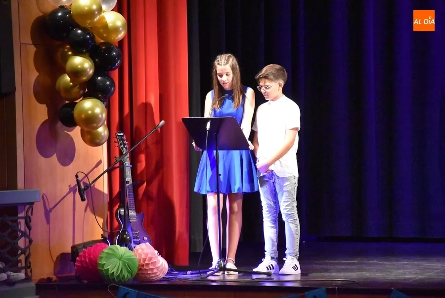 Foto 4 - Musical graduaci&oacute;n de los alumnos de 6&ordm; del Colegio Mir&oacute;briga con toques incluidos en ingl&eacute;s
