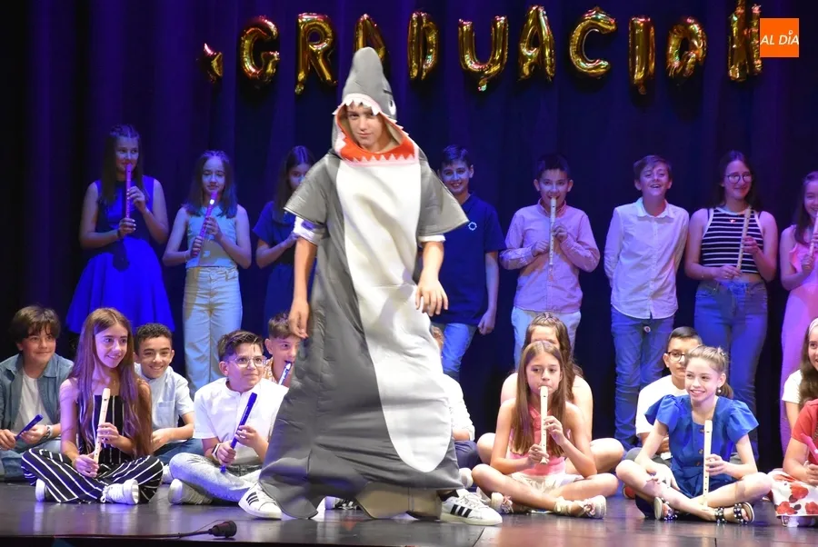 Foto 5 - Musical graduaci&oacute;n de los alumnos de 6&ordm; del Colegio Mir&oacute;briga con toques incluidos en ingl&eacute;s