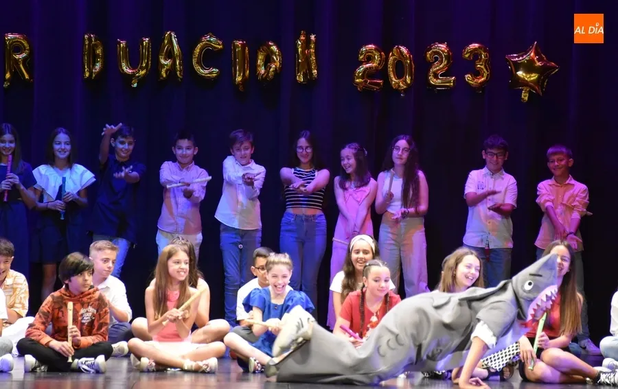 Foto 6 - Musical graduaci&oacute;n de los alumnos de 6&ordm; del Colegio Mir&oacute;briga con toques incluidos en ingl&eacute;s