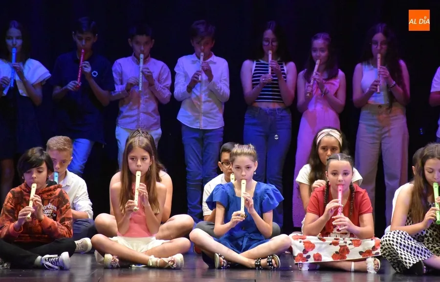 Foto 9 - Musical graduaci&oacute;n de los alumnos de 6&ordm; del Colegio Mir&oacute;briga con toques incluidos en ingl&eacute;s