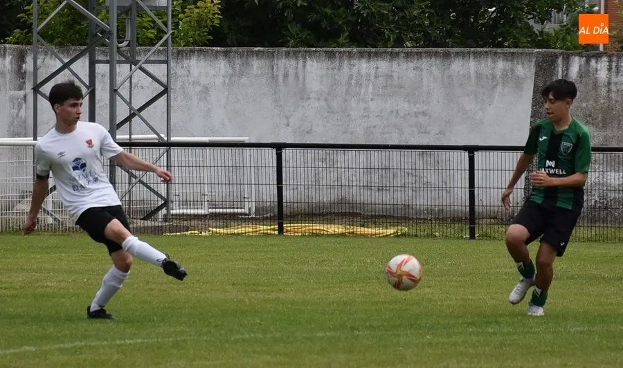 Foto 2 - El Cadete del Ciudad Rodrigo triunfa en su Torneo con mucha emoci&oacute;n