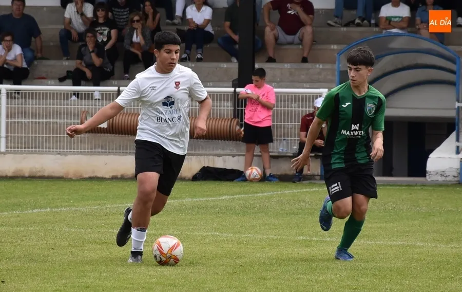 Foto 4 - El Cadete del Ciudad Rodrigo triunfa en su Torneo con mucha emoci&oacute;n