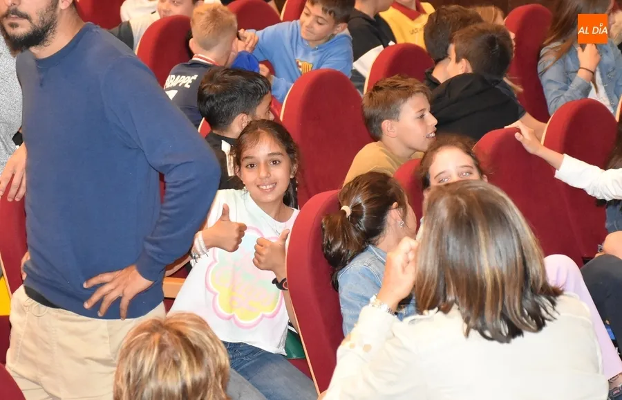 Foto 4 - Escolares de Primaria de Ciudad Rodrigo y comarca conocen a &lsquo;Las buscadoras de palabras&rsquo;
