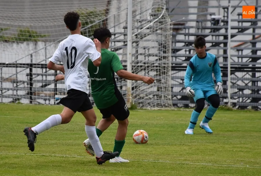 Foto 11 - El Cadete del Ciudad Rodrigo triunfa en su Torneo con mucha emoci&oacute;n