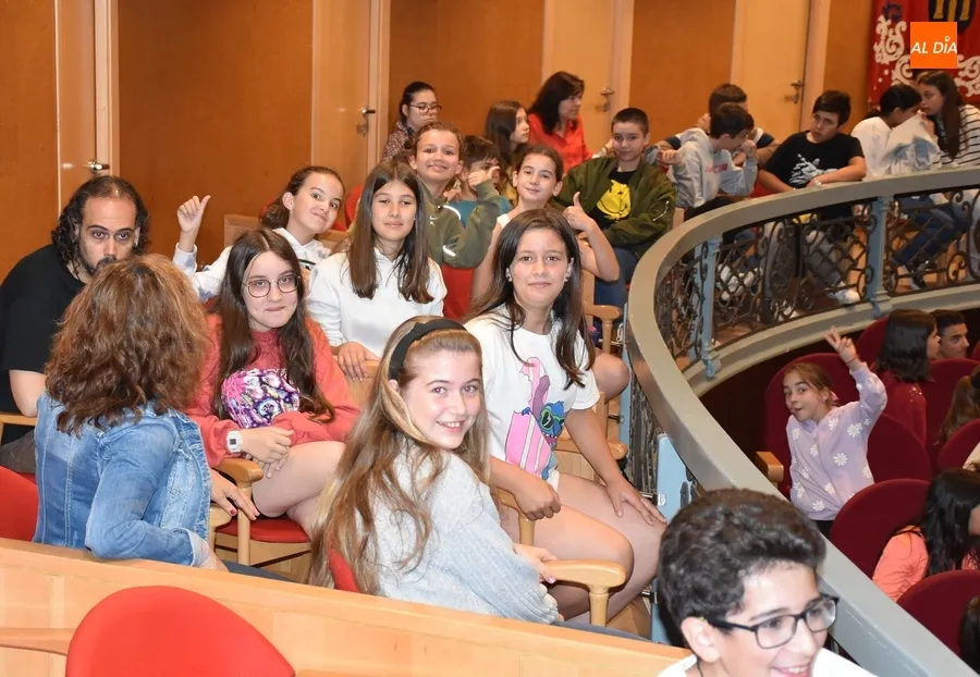 Foto 8 - Escolares de Primaria de Ciudad Rodrigo y comarca conocen a &lsquo;Las buscadoras de palabras&rsquo;
