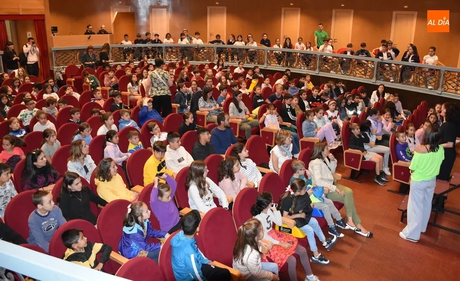 Foto 9 - Escolares de Primaria de Ciudad Rodrigo y comarca conocen a &lsquo;Las buscadoras de palabras&rsquo;