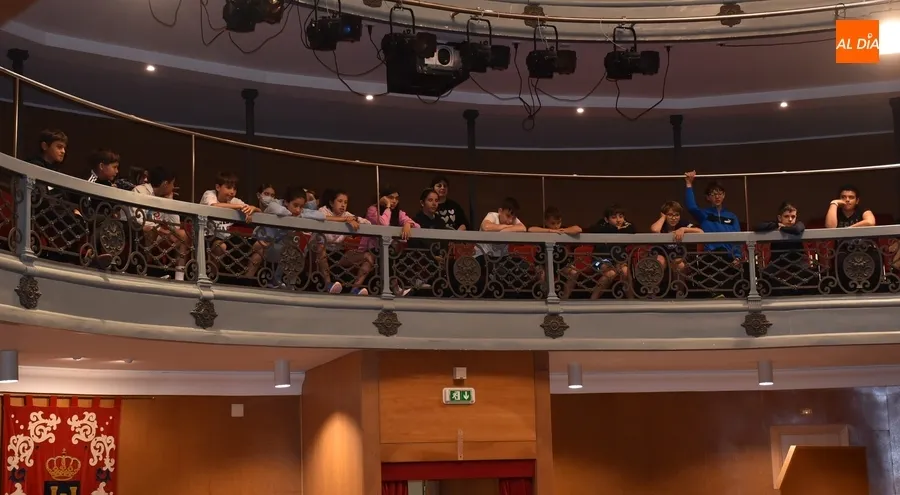 Foto 11 - Escolares de Primaria de Ciudad Rodrigo y comarca conocen a &lsquo;Las buscadoras de palabras&rsquo;