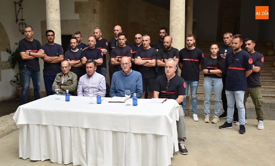 Foto 2 - Los Bomberos lamentan la &ldquo;persecuci&oacute;n&rdquo; de la Plataforma y se ofrecen a intervenir de forma altruista