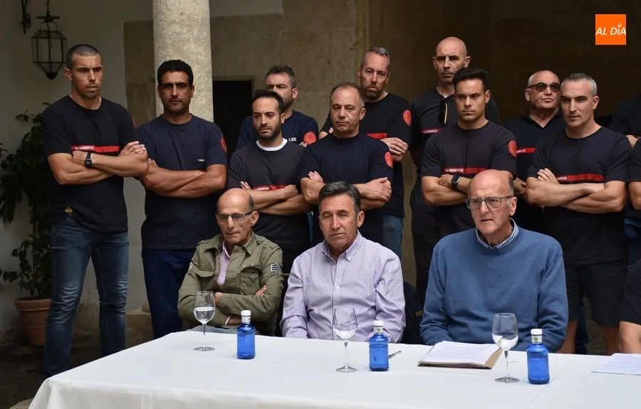 Foto 3 - Los Bomberos lamentan la &ldquo;persecuci&oacute;n&rdquo; de la Plataforma y se ofrecen a intervenir de forma altruista