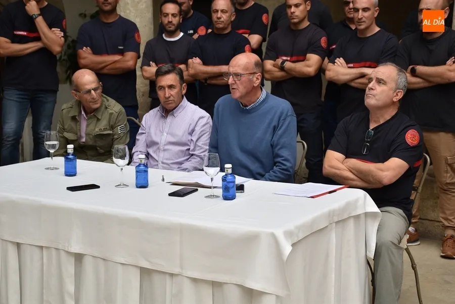 Foto 5 - Los Bomberos lamentan la &ldquo;persecuci&oacute;n&rdquo; de la Plataforma y se ofrecen a intervenir de forma altruista