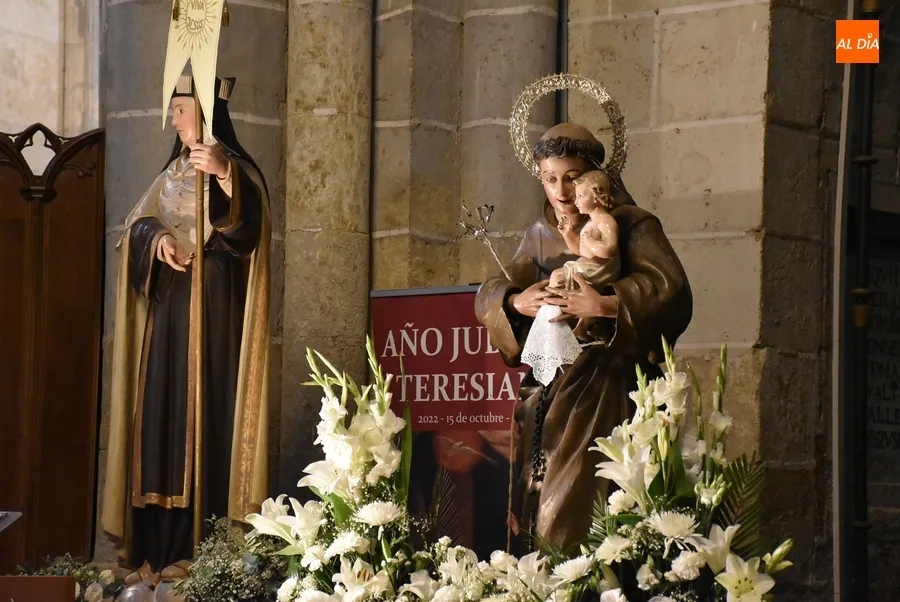 Foto 3 - Multitudinario cierre en la Catedral de la novena en honor a San Antonio