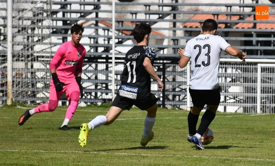 Foto 3 - Del Bosque estar&aacute; en la &uacute;ltima jornada del Torneo Juvenil, cuya final jugar&aacute;n Coria y Diocesano