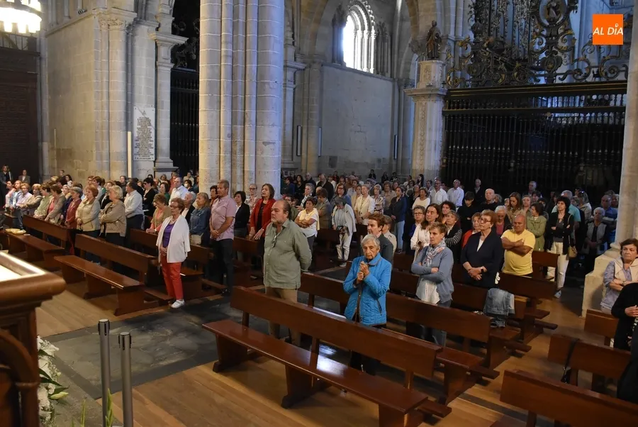 Foto 4 - Multitudinario cierre en la Catedral de la novena en honor a San Antonio