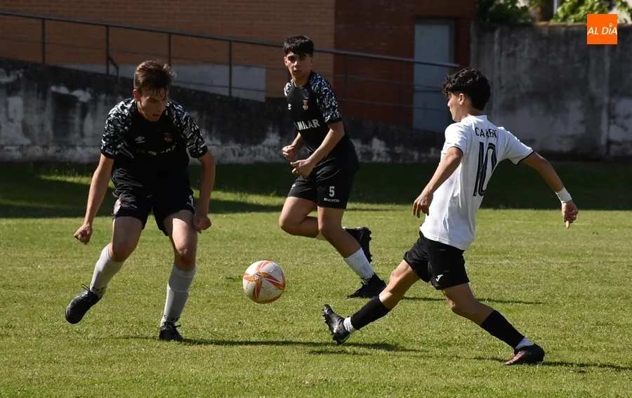 Foto 5 - Del Bosque estar&aacute; en la &uacute;ltima jornada del Torneo Juvenil, cuya final jugar&aacute;n Coria y Diocesano
