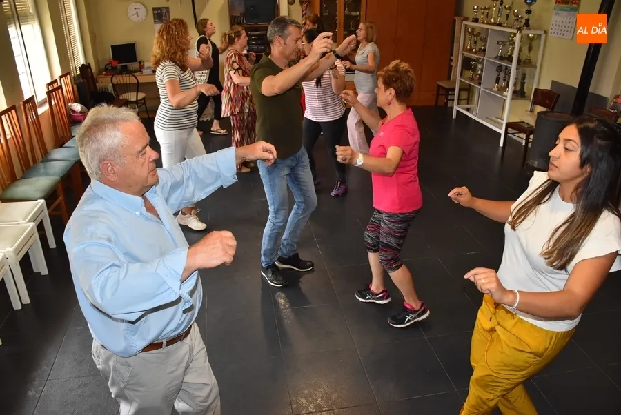 Foto 7 - &Uacute;ltimo d&iacute;a de clase para los alumnos de baile y percusi&oacute;n de la AVV de la Avenida de Espa&ntilde;a