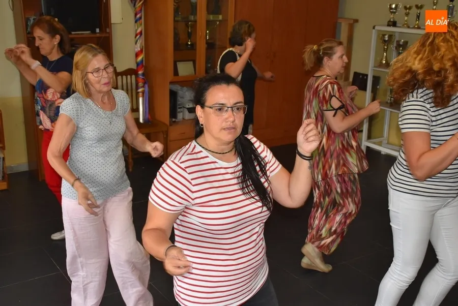 Foto 9 - &Uacute;ltimo d&iacute;a de clase para los alumnos de baile y percusi&oacute;n de la AVV de la Avenida de Espa&ntilde;a