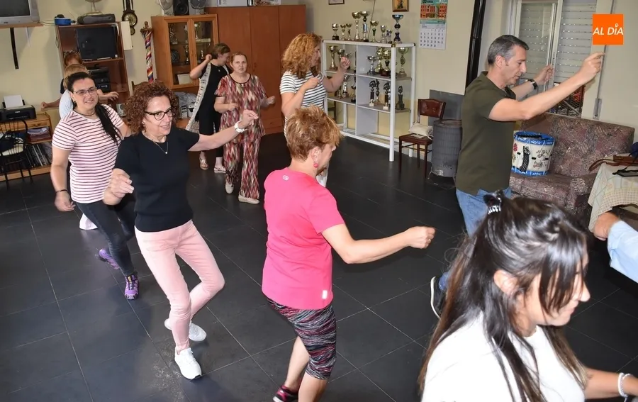 Foto 11 - &Uacute;ltimo d&iacute;a de clase para los alumnos de baile y percusi&oacute;n de la AVV de la Avenida de Espa&ntilde;a