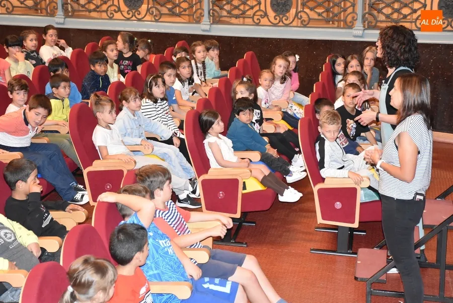 Foto 7 - Los alumnos de 5&ordm; se acercan tambi&eacute;n a disfrutar del Festival &lsquo;Provincia a Escena&rsquo;