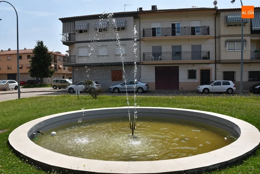 Foto 3 - Vuelve a estar operativa la fuente de la Avenida de Los Ca&ntilde;itos