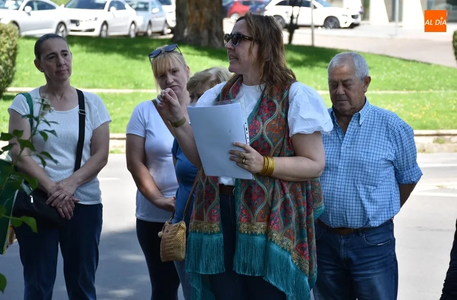Foto 2 - C&aacute;ritas &lsquo;se planta&rsquo; junto a varias entidades contra el maltrato a las personas mayores