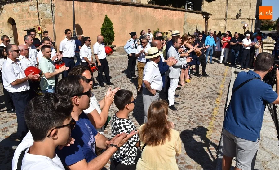 Foto 7 - Los Bomberos honran a su patr&oacute;n con la compa&ntilde;&iacute;a de los mirobrigenses pidiendo su vuelta
