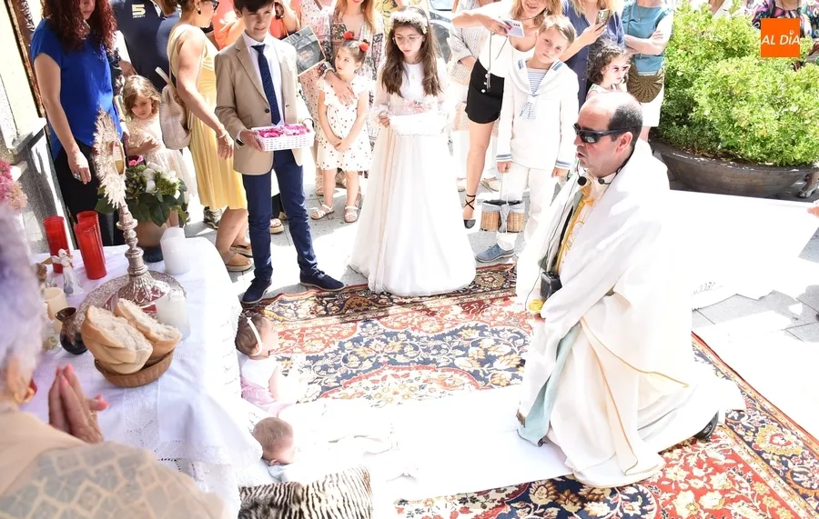 Foto 6 - Bendecidos varios beb&eacute;s en la Sacramental de San Crist&oacute;bal