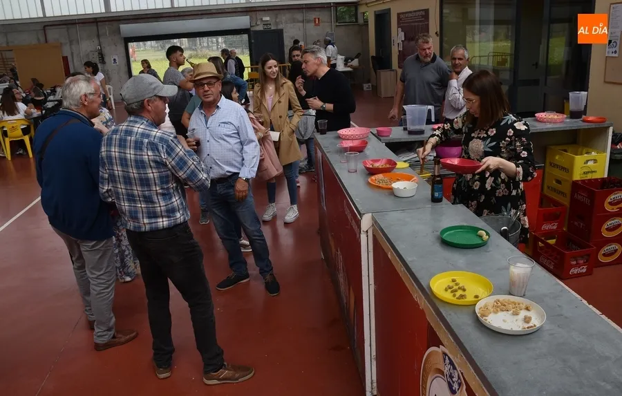 Foto 2 - Un centenar de personas disfruta del recuperado D&iacute;a del Vecino del Valle de San Mart&iacute;n