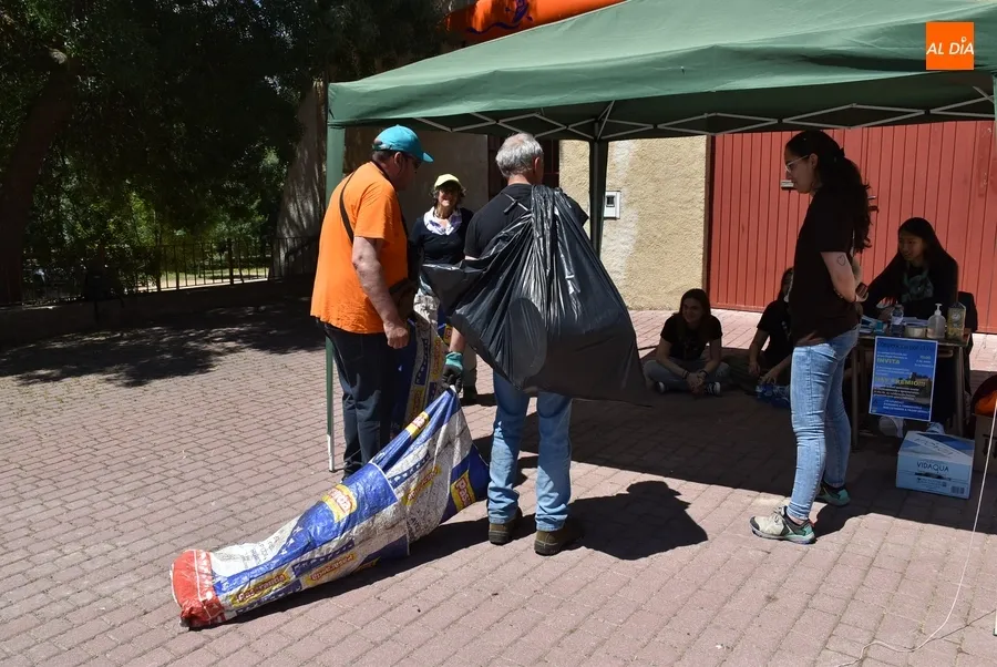 Foto 2 - Recogidos cerca de 15 kilos de basura en el concurso organizado por el Grupo Scout Kennedy