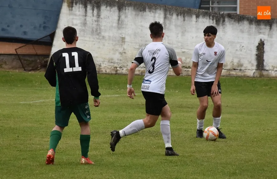 Foto 4 - Diocesano revalida victoria en el Torneo Juvenil con Del Bosque como gran estrella invitada