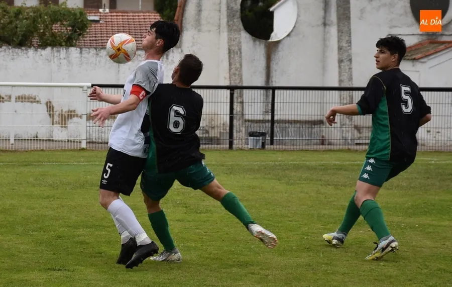 Foto 5 - Diocesano revalida victoria en el Torneo Juvenil con Del Bosque como gran estrella invitada