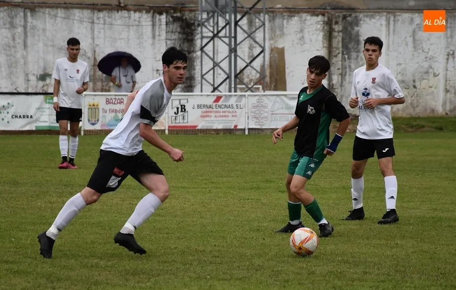 Foto 10 - Diocesano revalida victoria en el Torneo Juvenil con Del Bosque como gran estrella invitada