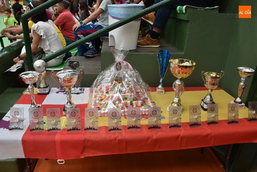Foto 2 - El III Columnas corona a los campeones de su XIV Liga Comarcal Prebenjam&iacute;n