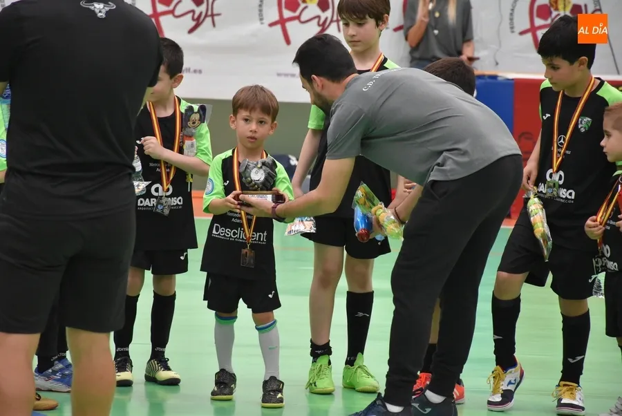 Foto 5 - El III Columnas corona a los campeones de su XIV Liga Comarcal Prebenjam&iacute;n