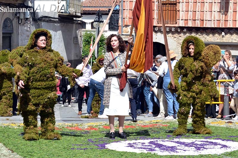 Los Hombres de Musgo recorren Béjar ante miradas de admiración