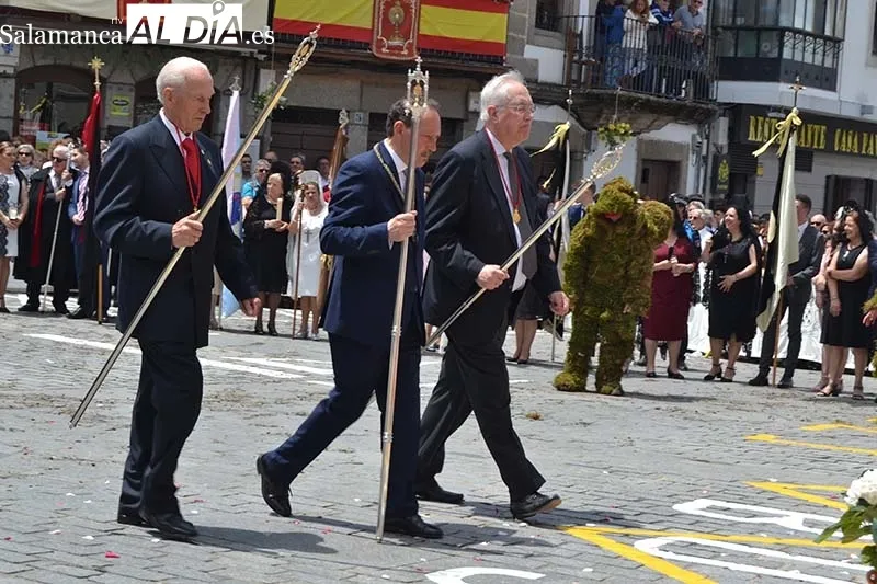 Foto 15 - Los Hombres de Musgo recorren B&eacute;jar ante miradas de admiraci&oacute;n