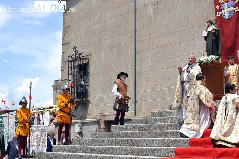 Foto 7 - Los Hombres de Musgo recorren B&eacute;jar ante miradas de admiraci&oacute;n