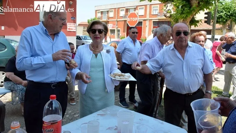 Foto 8 - Los Mayores de Lumbrales disfrutan de una animada jornada festiva el d&iacute;a de San Pedro