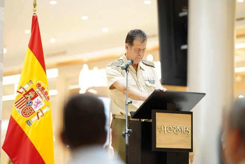 Foto 2 - El Centro Comercial El Tormes celebra el D&iacute;a de las Fuerzas Armadas