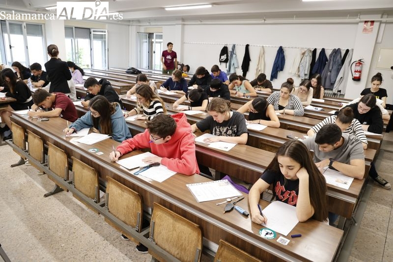 Comienzo de los exámenes de la EBAU en Salamanca. Foto de David Sañudo