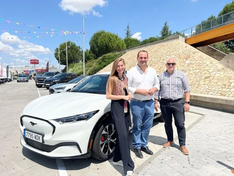 Foto 4 - Arranca la 3 &ordf; Feria del Veh&iacute;culo Seminuevo en El Tormes