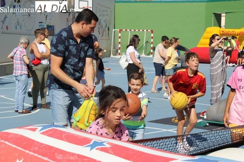Foto 4 - Hinchables y juegos para despedir el a&ntilde;o escolar en el Colegio Santa Isabel
