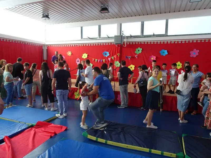Foto 3 - Los ni&ntilde;os de &uacute;ltimo curso de Infantil y Primaria del colegio San Blas celebran sus graduaciones