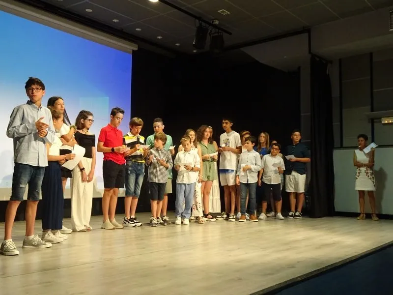Foto 2 - Los ni&ntilde;os de &uacute;ltimo curso de Infantil y Primaria del colegio San Blas celebran sus graduaciones