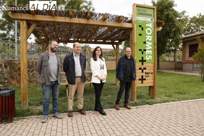 La concejala de Medio Ambiente del Ayuntamiento de Salamanca, Miryam Rodríguez, ha presentado hoy en el Parque Botánico de Huerta Otea los nuevos itinerarios medioambientales, paisajísticos y culturales. Foto de David Sañudo