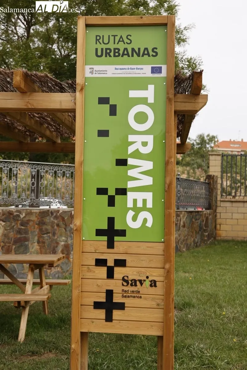 La concejala de Medio Ambiente del Ayuntamiento de Salamanca, Miryam Rodríguez, ha presentado hoy en el Parque Botánico de Huerta Otea los nuevos itinerarios medioambientales, paisajísticos y culturales. Foto de David Sañudo