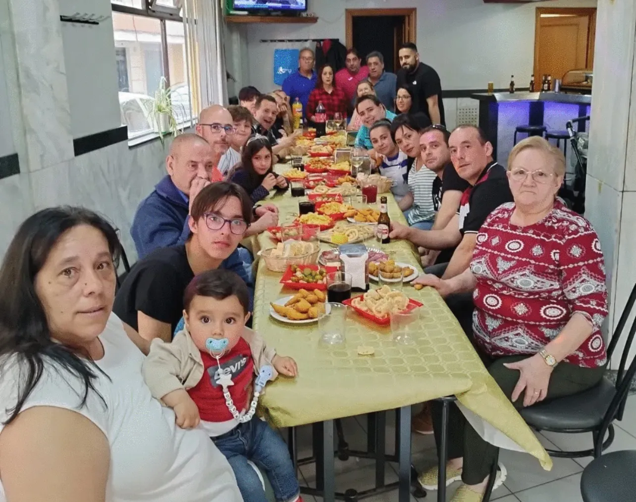 Foto 2 - Sorpresas y emociones en la sorprendente celebraci&oacute;n de cumplea&ntilde;os de &Aacute;lvaro Delgado, Manoli Hern&aacute;ndez y Enrique Hen&aacute;ndez