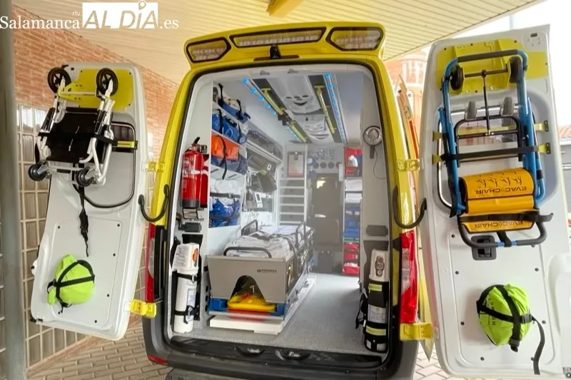 El servicio de emergencias de Peñaranda ha recibido su nueva ambulancia