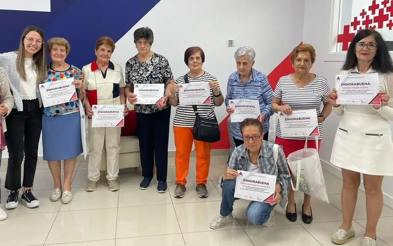 Las participantes en los talleres promovidos por Cruz Roja Vitigudino recibían sus merecidos diplomas  